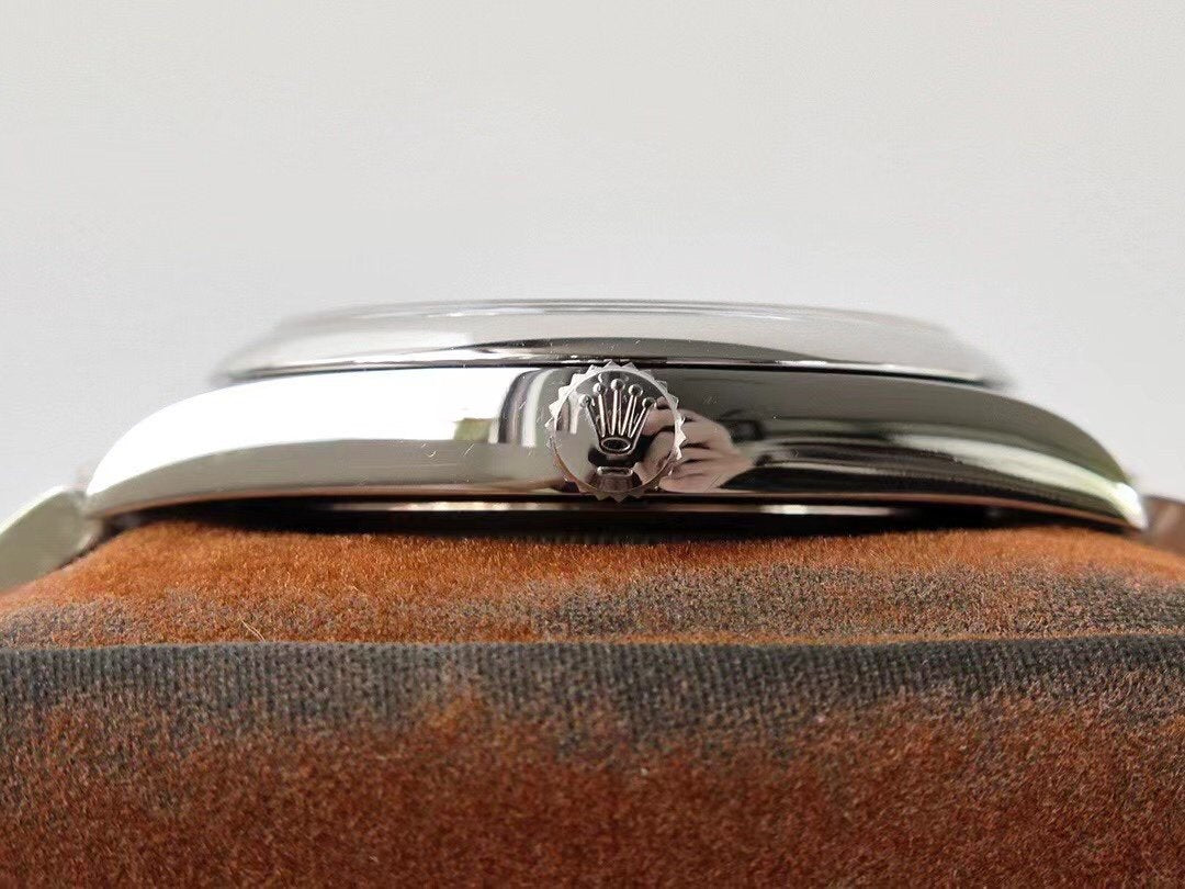 OYSTER PERPETUAL 41 STAINLESS STEEL RED DIAL