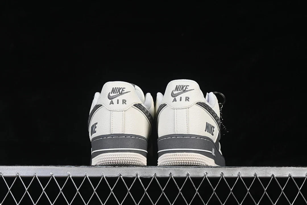 Nike Air Force 1 '07