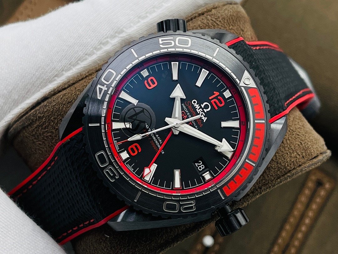 SEAMASTER PLANET OCEAN GMT 600 BLACK CASE RED BEZEL