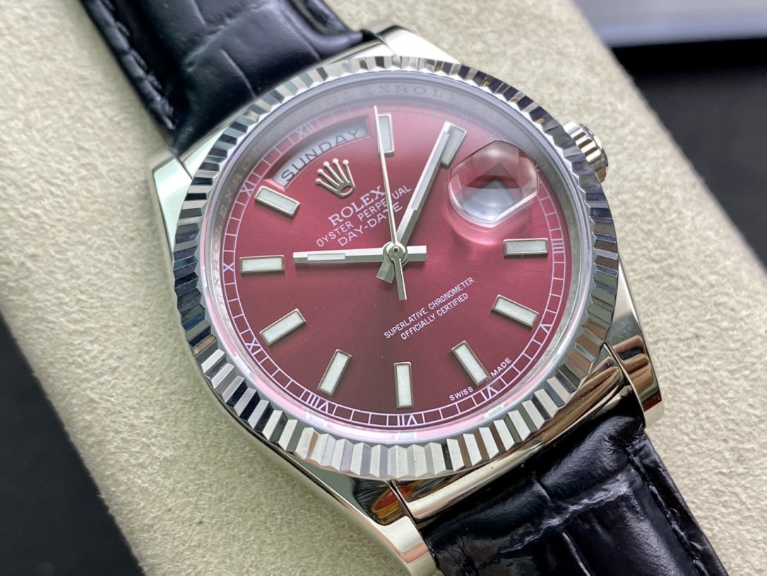 DAY-DATE 41MM STAINLESS STEEL RED DIAL