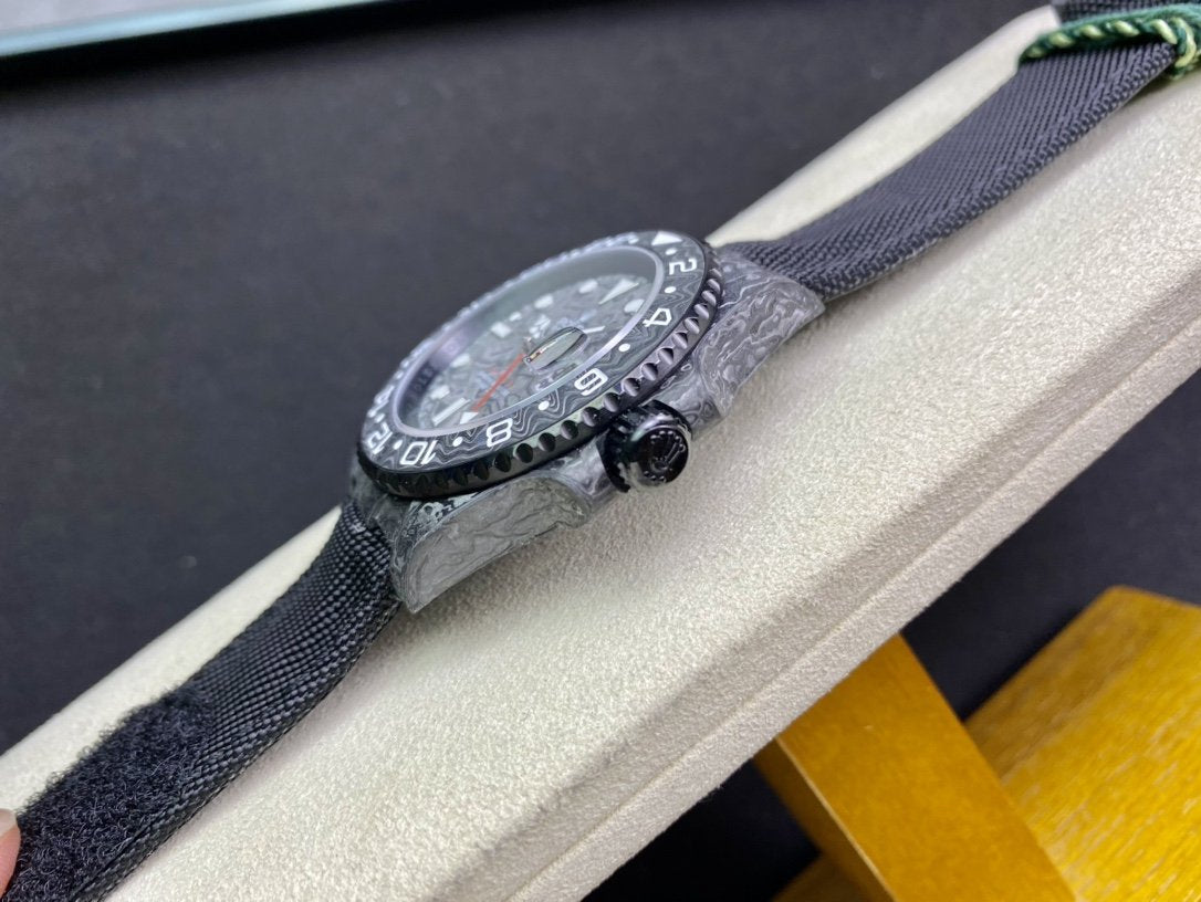 GMT - MASTER II CARBON CASE WHITE