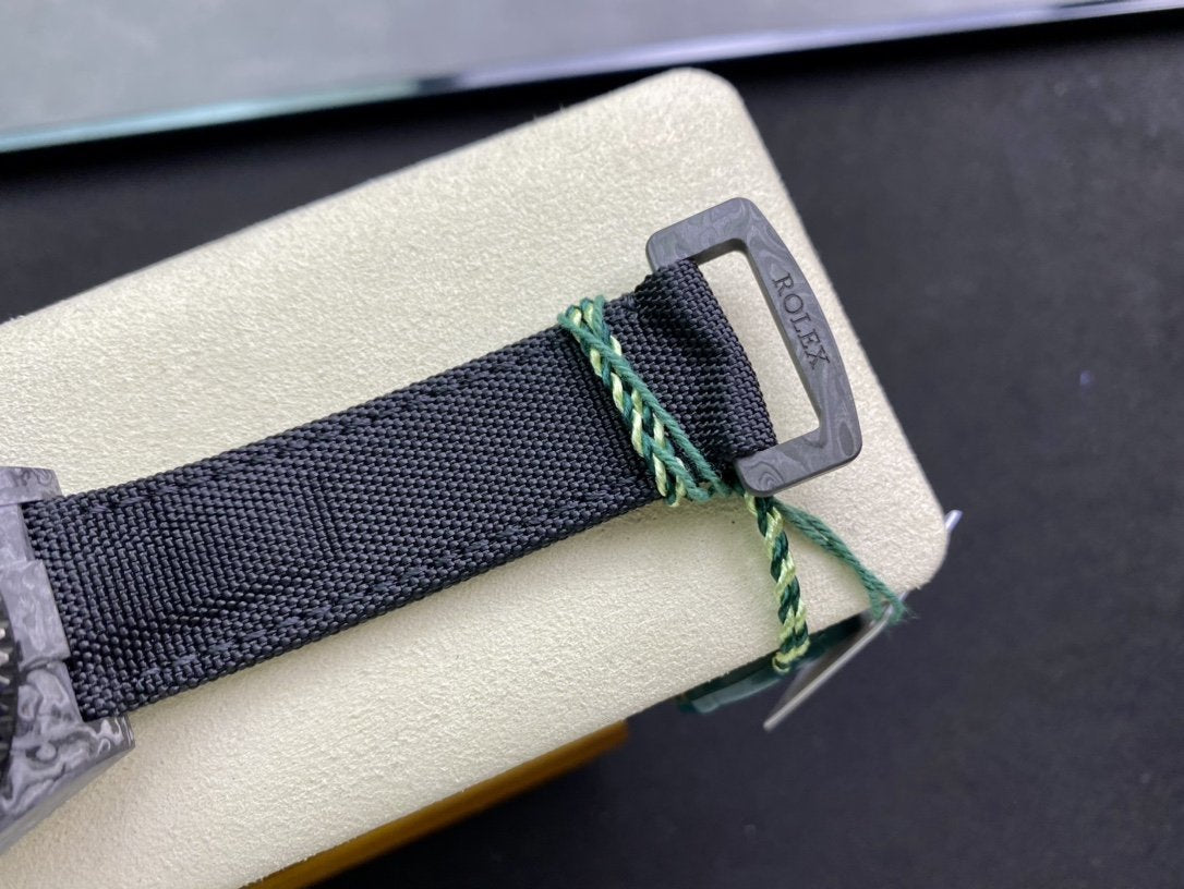 GMT - MASTER II CARBON CASE WHITE