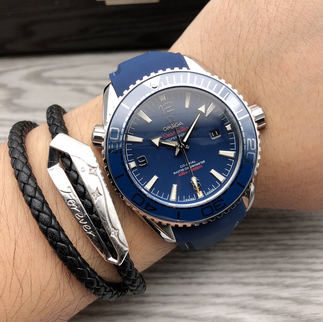 SEAMASTER PROFESSIONAL PLANET OCEAN 600M STEEL CASE BLUE DIAL
