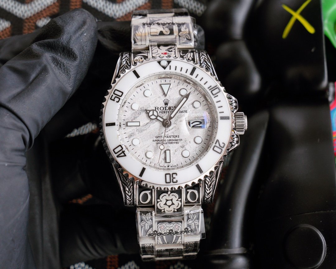 SUBMARINER CUSTOM HAND ENGRAVED LIMITED EDITION