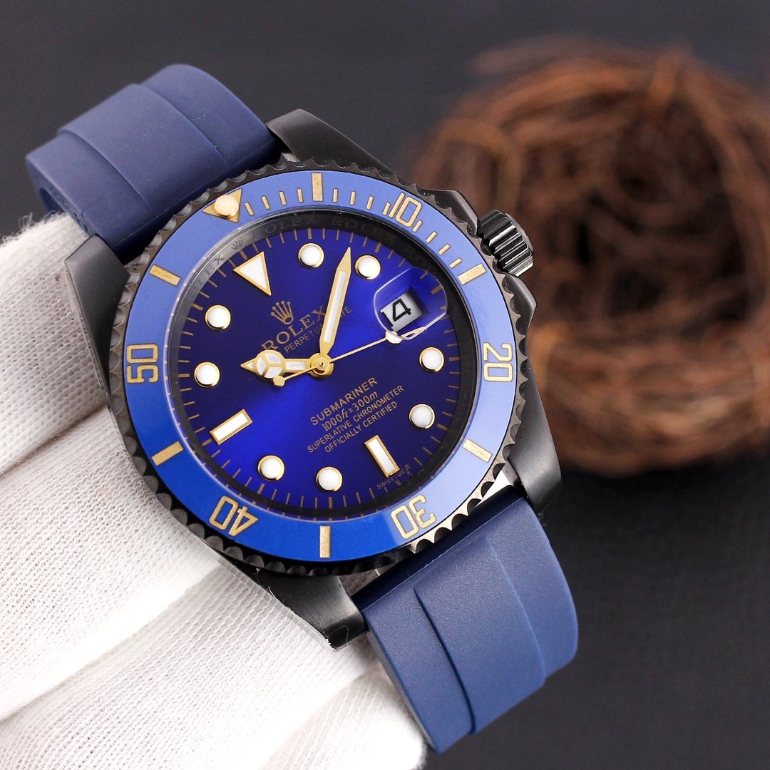 SUBMARINER DATE 40 BLACK CASE RUBBER STRAP