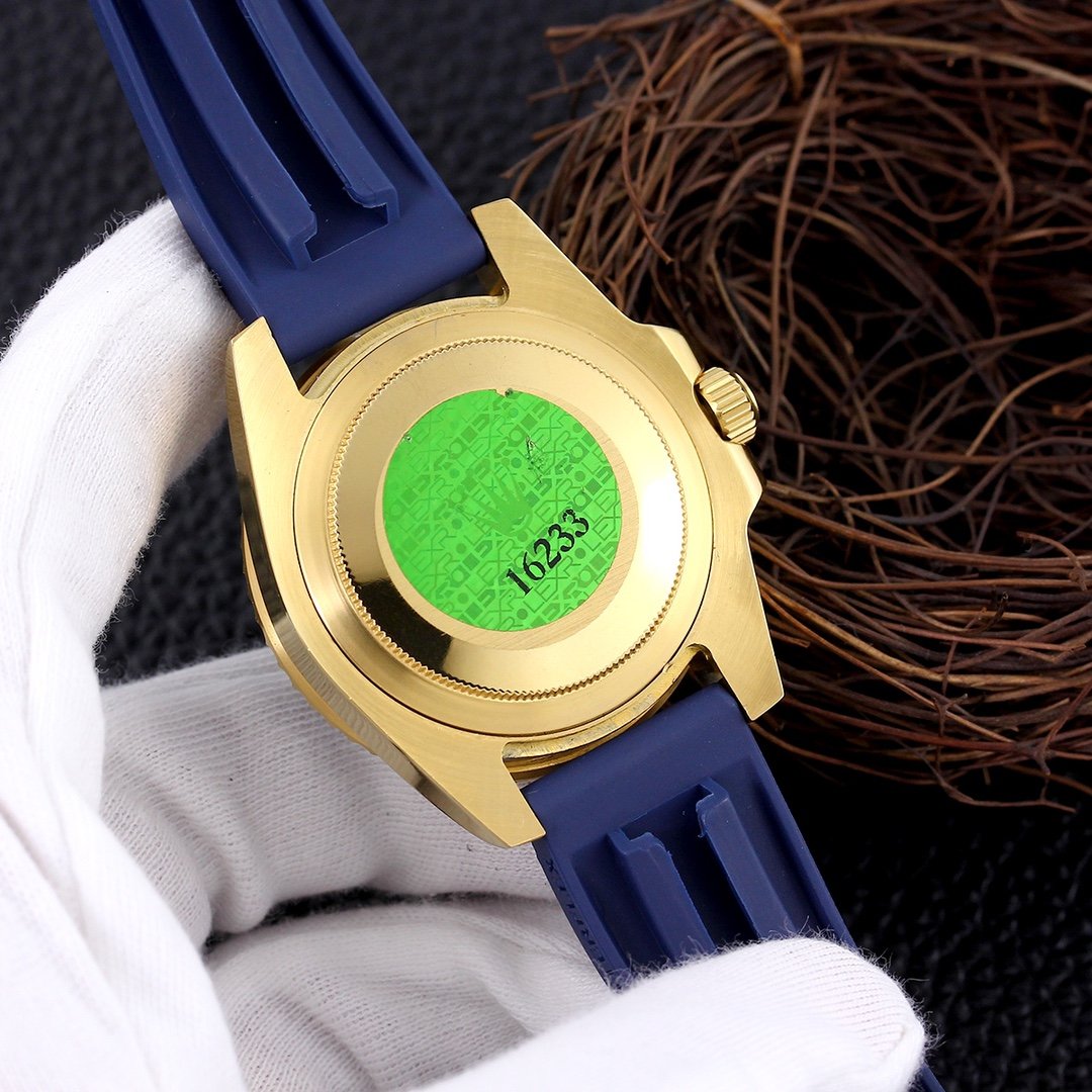 SUBMARINER DATE 40 GOLD CASE RUBBER STRAP