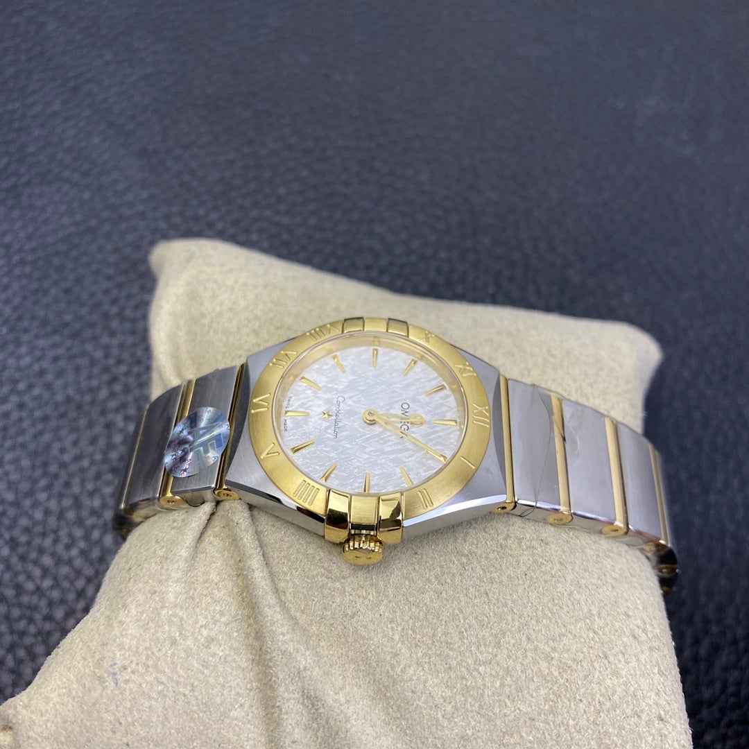 CONSTELLATION QUARTZ 28MM GOLD STEEL