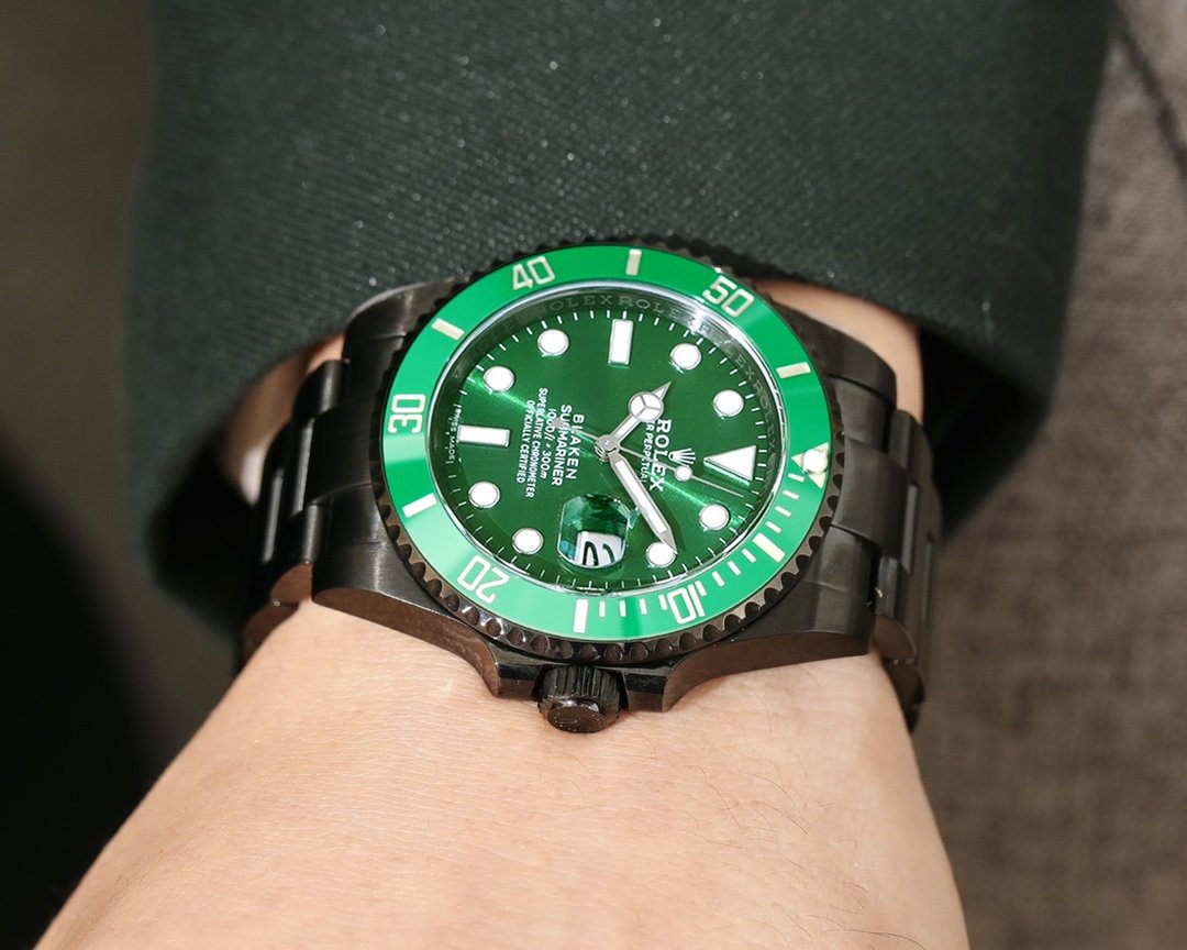 SUBMARINER 40MM CUSTOM ALL BLACK GREEN BEZEL