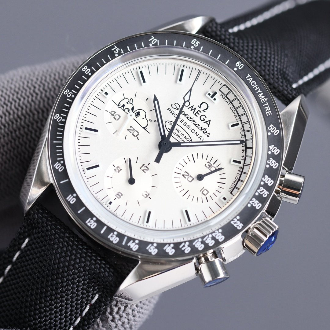 SPEEDMASTER 42MM SNOOPY WHITE DIAL