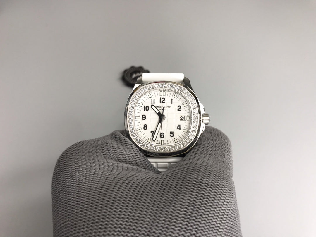 PATEK Aquanaut 5067A 35.6mm White Dial