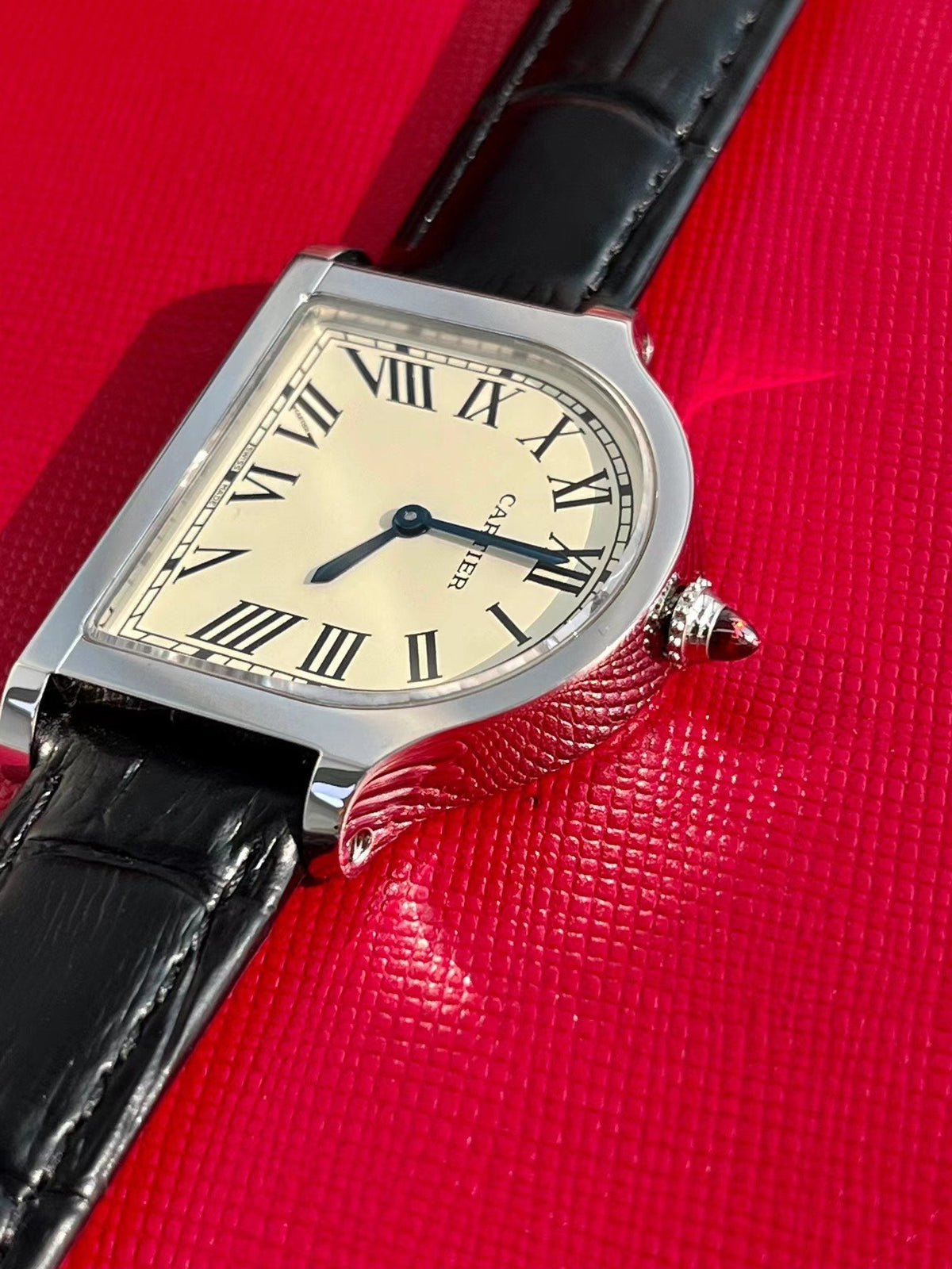 Cartier Cloche 37mm Quartz Silver Black