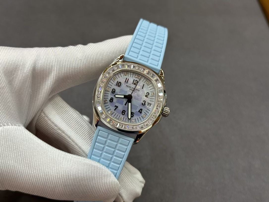 PATEK Aquanaut 35.6mm Silver White Dial