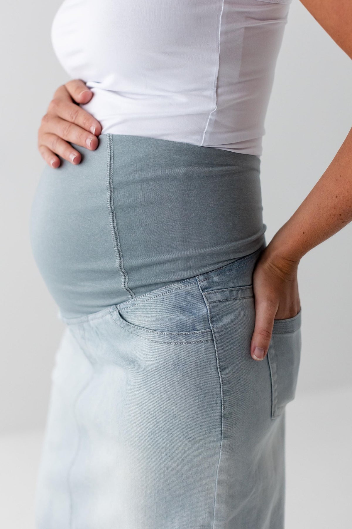 'Alanna' Maternity Denim Skirt in Light Wash