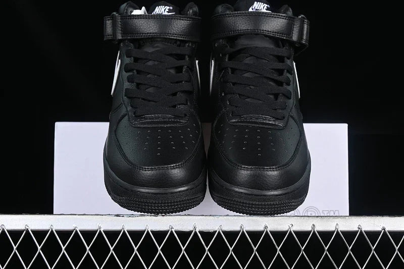 Nike Air Force 1 Mid "All Black/White"