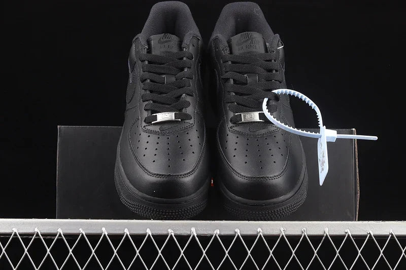 Nike Air Force 1 "Supreme Black"
