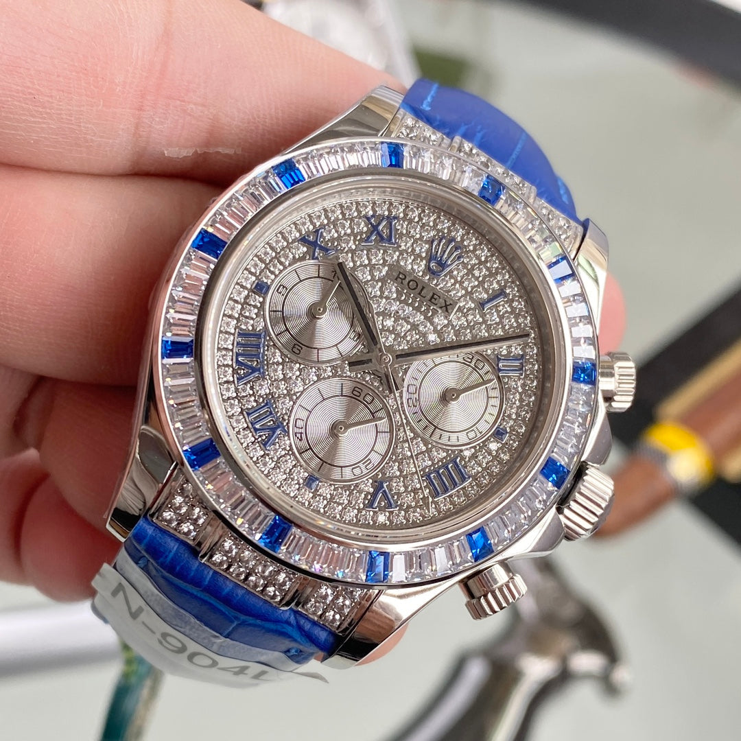 DAYTONA SET WITH 36 BAGUETTE-CUT DIAMONDS