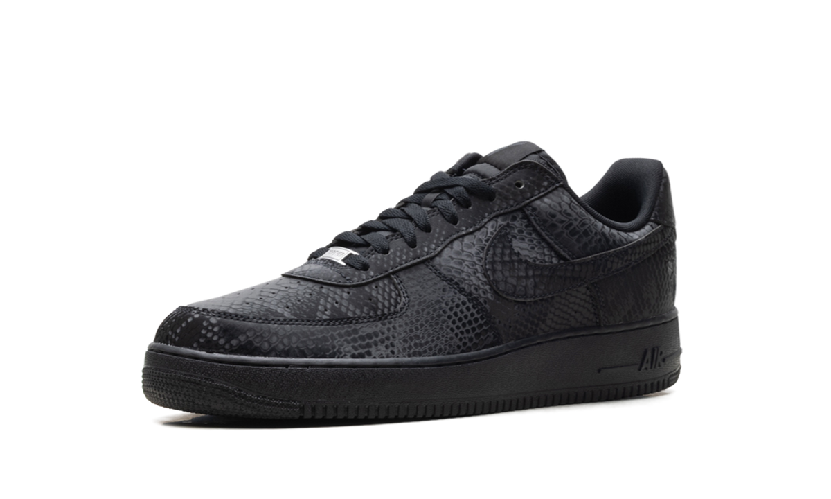 Kobe Bryant x Air Force 1 Low "Black" IB0018 003