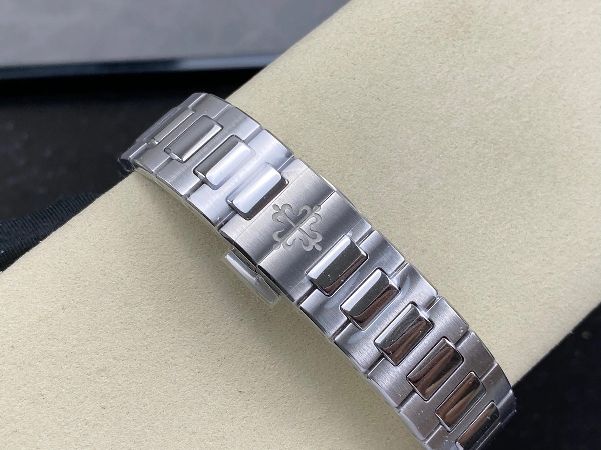 Patek Philippe Nautilus 35mm Blue Dial Sliver Case
