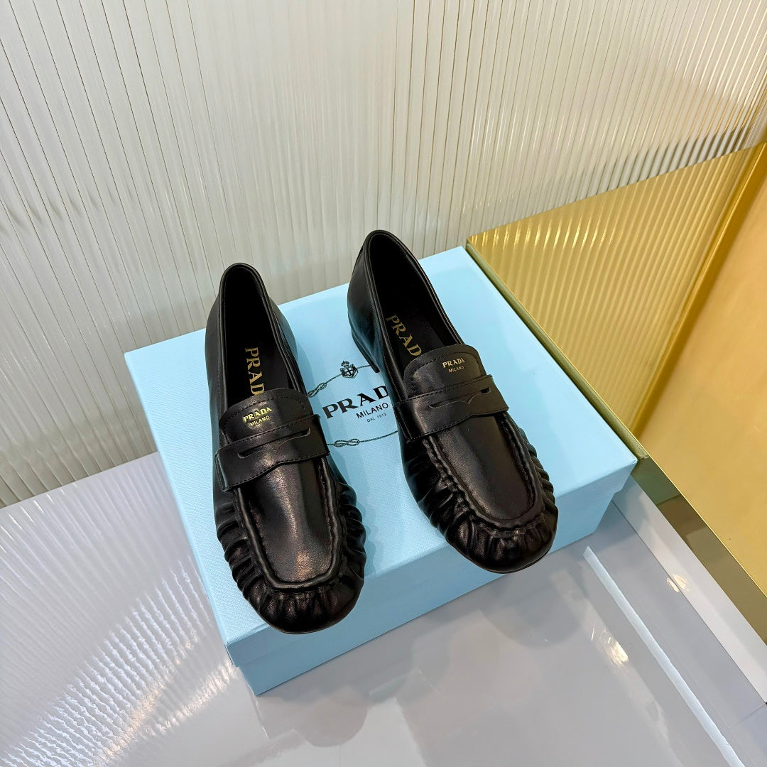 Prada 26s Loafer Black Pleated Leather 837705