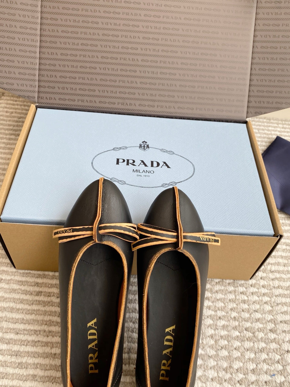 Prada 26s Antiqued Ballerinas Chalk Black Lambskin 859008