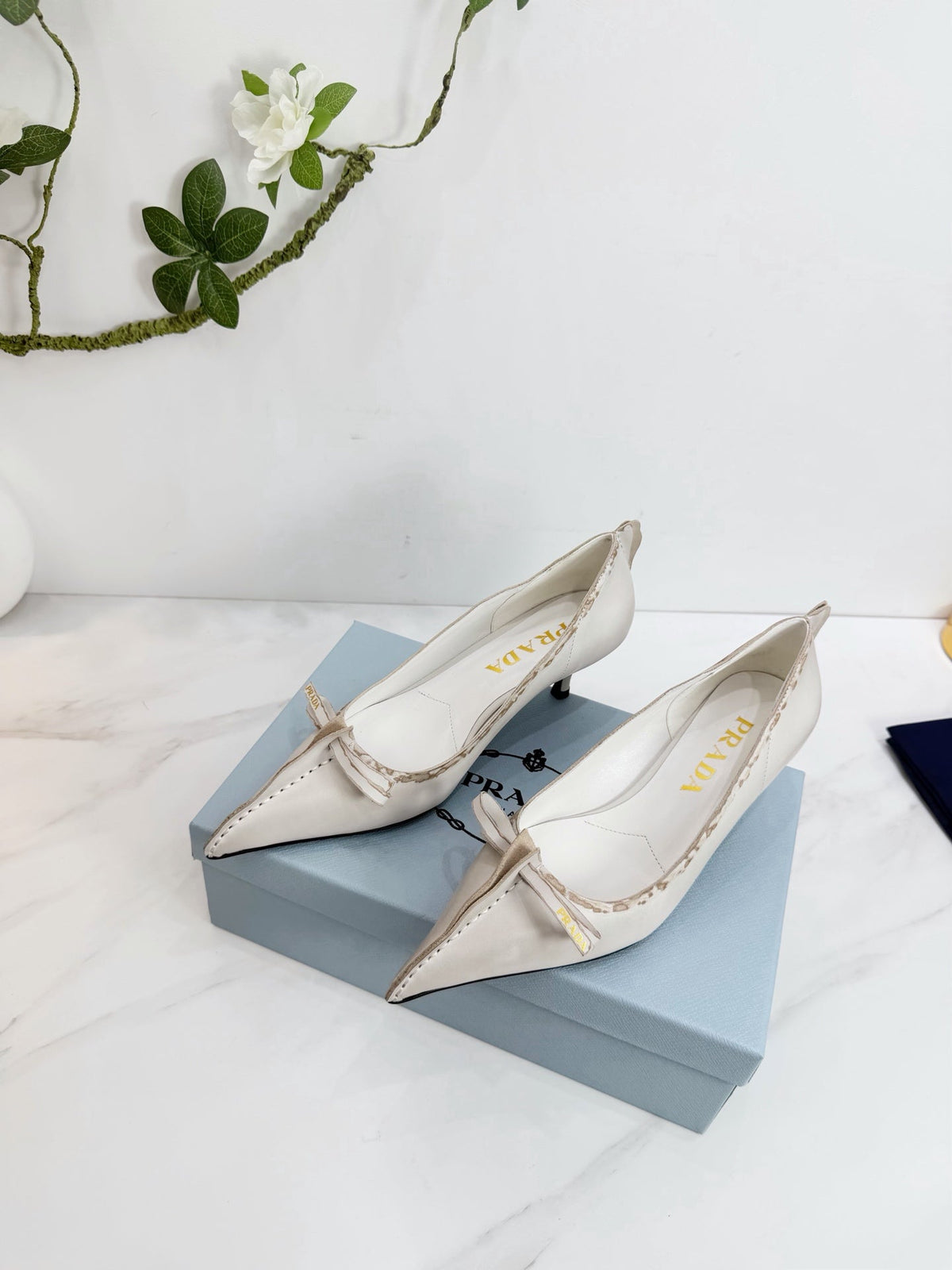 PRA 26SS Pump 55 Ivory Beige Cowhide 592406