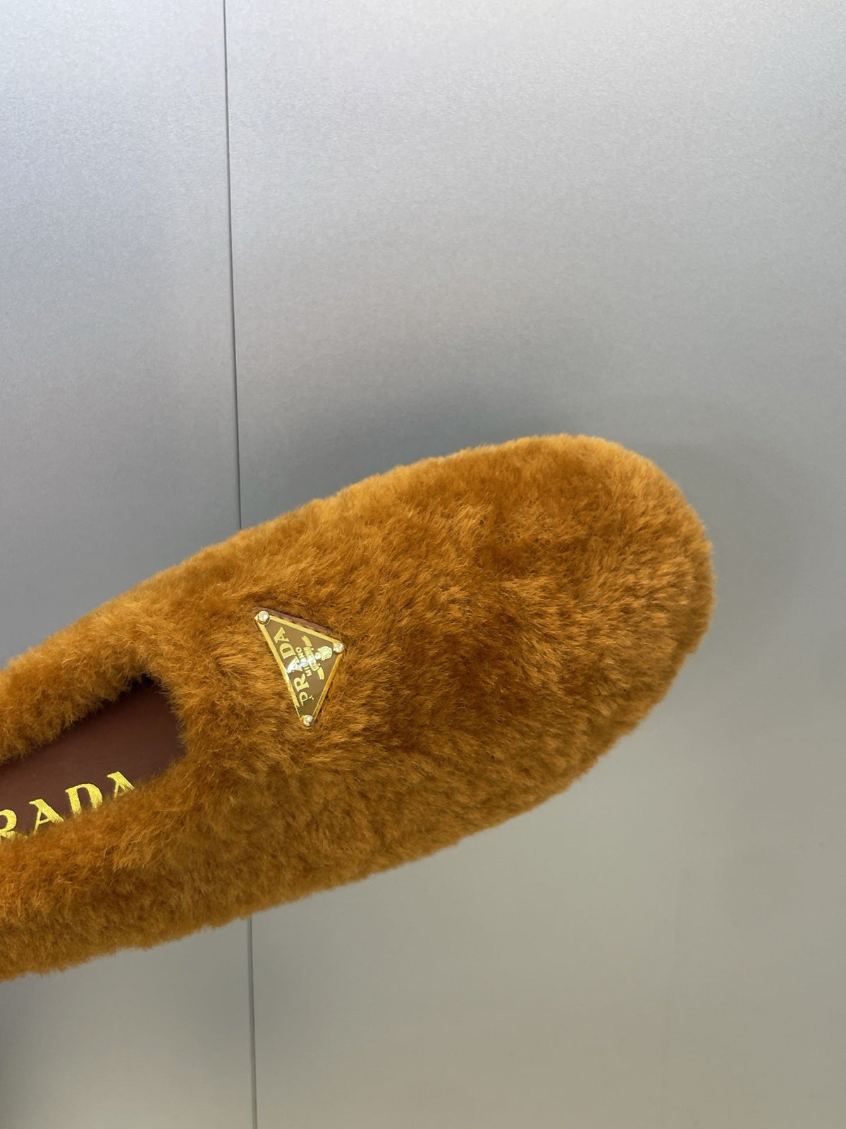 Prada 25s Slide Brown Shearing 551886