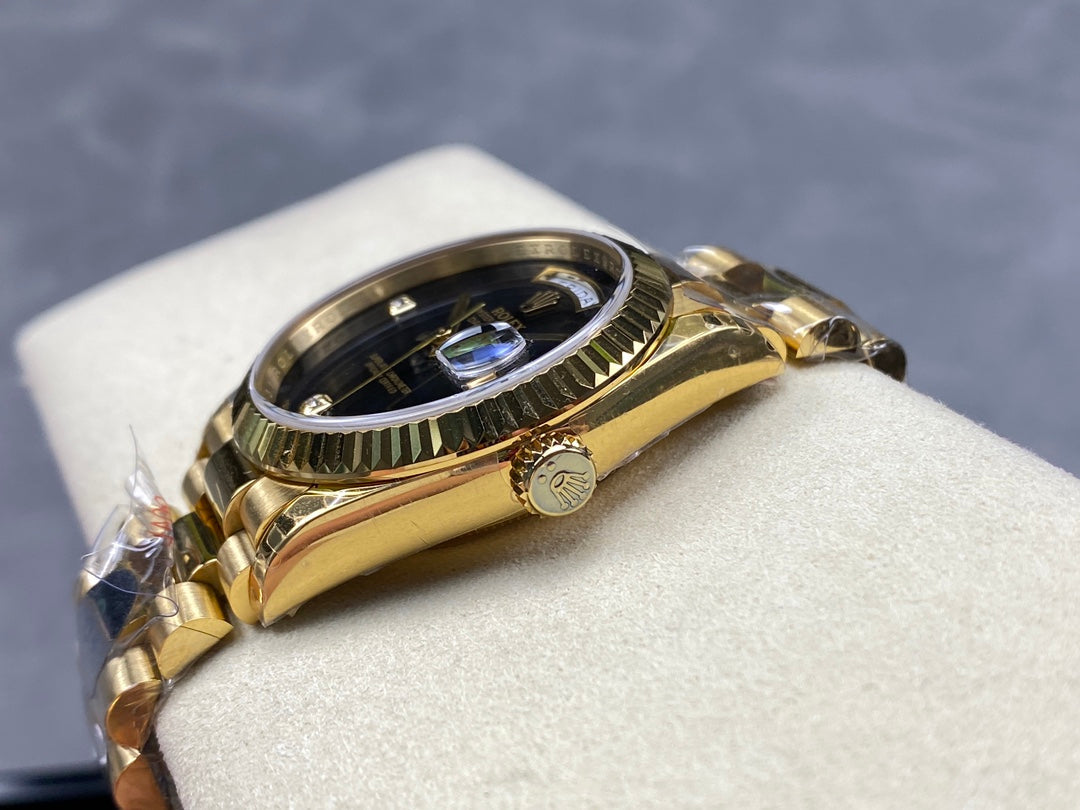 Rolex Day-Date 36mm Gold Black Dial