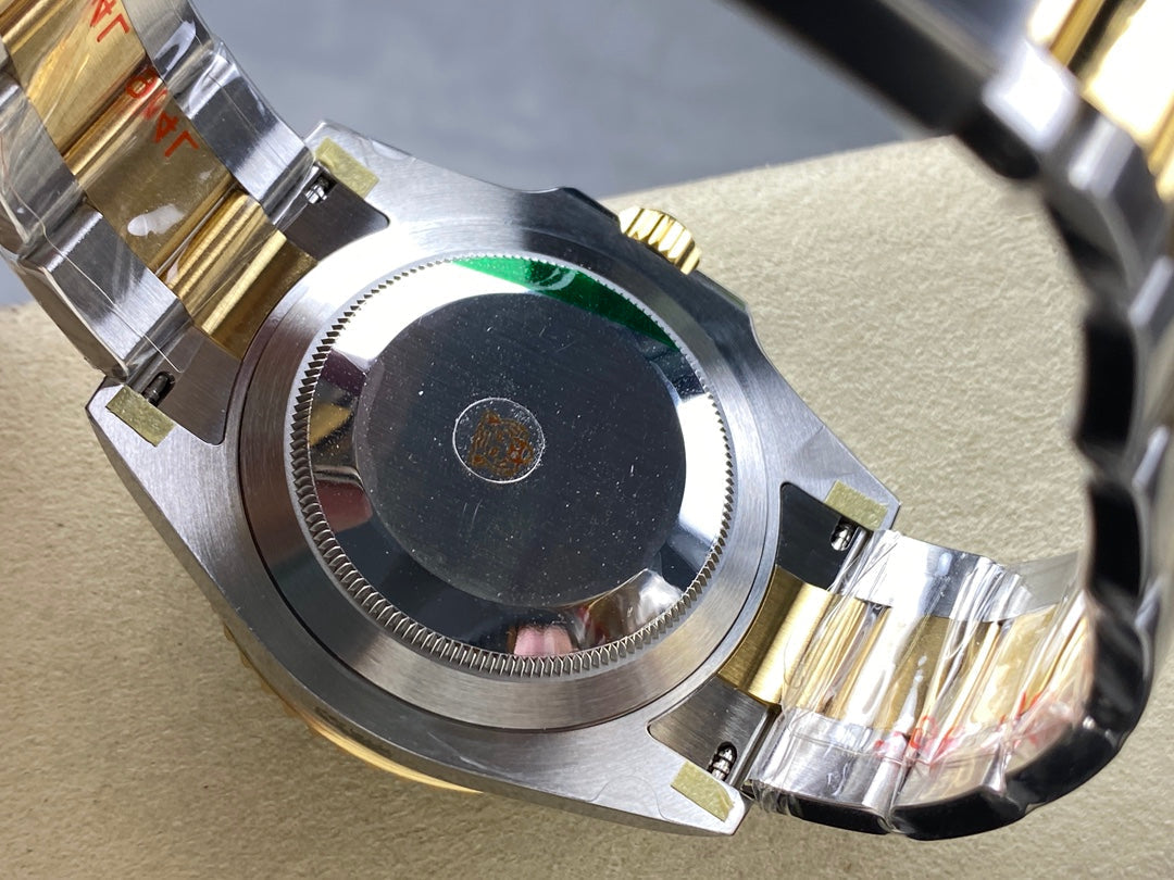 Rolex Submariner 41mm Silver Gold Black