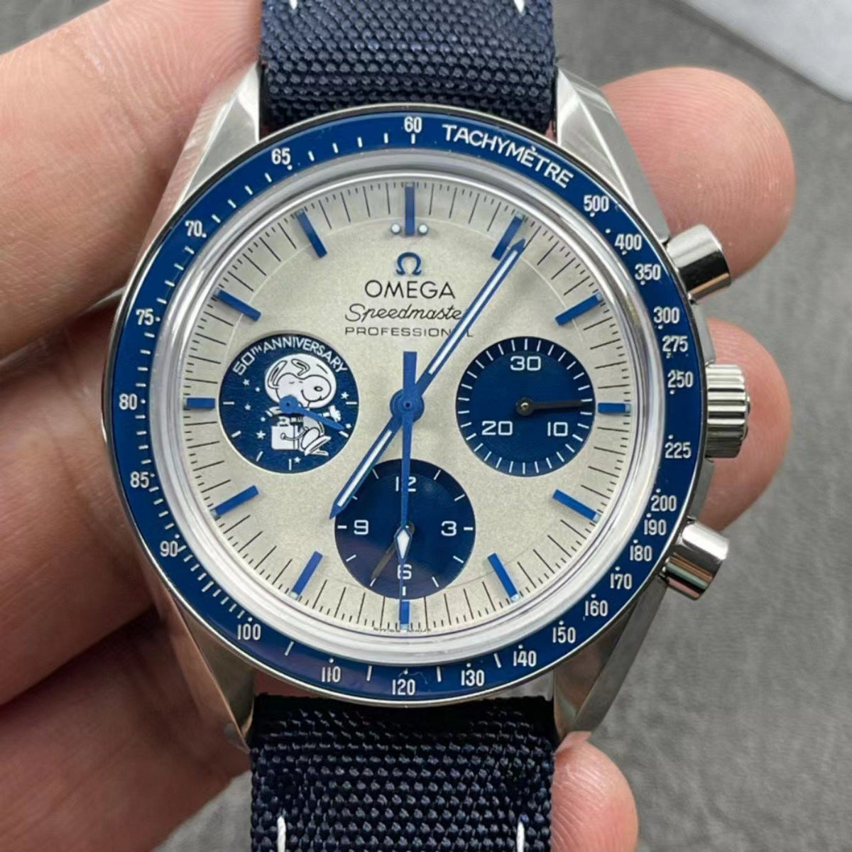 SPEEDMASTER APOLO SILVER SNOOPY