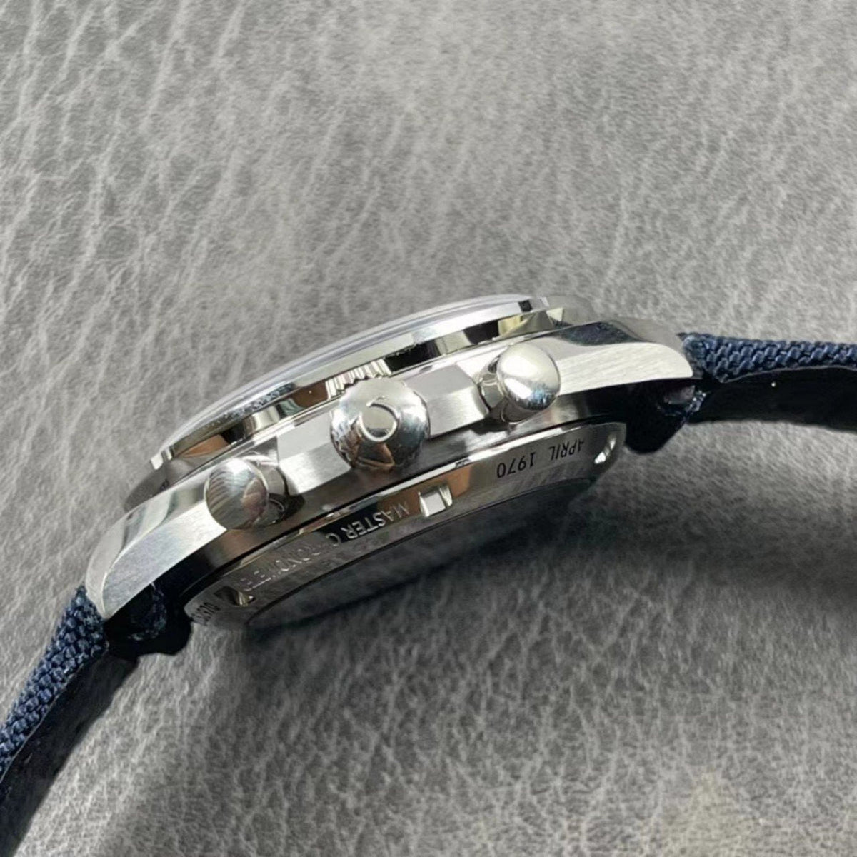 SPEEDMASTER APOLO SILVER SNOOPY